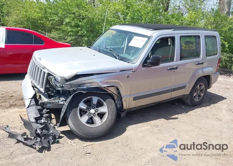 2008 Jeep Liberty Sport из США, поврежденный, VIN 1J8GN28K68W197890